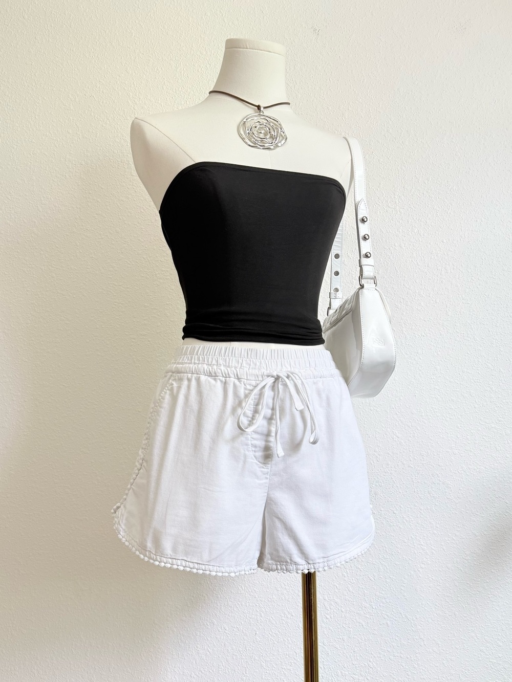 Loft Linen & Cotton Crochet Trim Running Short Feminine Summer Cottage